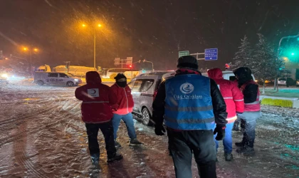 Ülkü Ocakları Kahramanmaraş’tan Kar Yağışında Sahada Anlamlı Destek