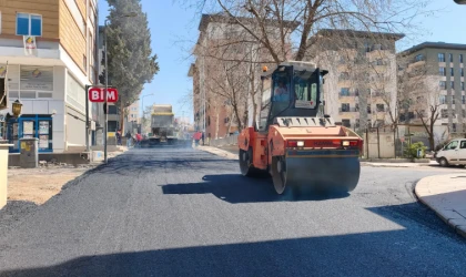 Büyükşehir, Yol Yenilemelerini Hummalı Bir Şekilde Sürdürüyor