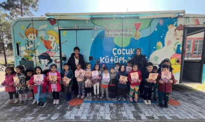 Büyükşehir’in Mobil Kütüphanesi Mart’ta Yüzlerce Çocuğa Ulaştı