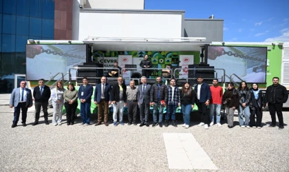 Rektör Okumuş, Yeşil Kampüs Festivalinde Stantları İnceledi