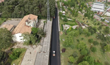 Büyükşehir, Hacı Bayram Veli Mahallesi’nde 31015. Sokak’ı Sıcak Asfaltla Buluşturuyor