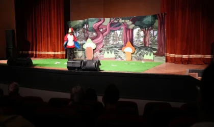 Büyükşehir, Miniklerin Hayal Dünyasını Sahneyle Buluşturdu