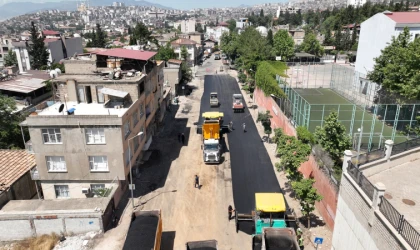 Büyükşehir, Dulkadiroğlu Gazneliler Caddesi’nde Asfalt Mesaisine Başladı