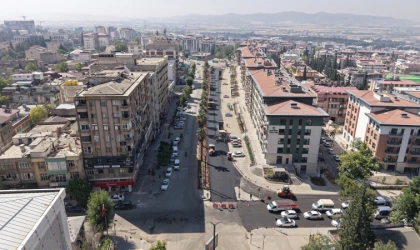 Büyükşehir, Trabzon Bulvarı’nda Son Kat Asfalt Serimine Başladı