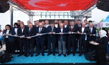 Onikişubat Belediyesi’nin Kale Gençlik Merkezi yoğun katılımla hizmete açıldı