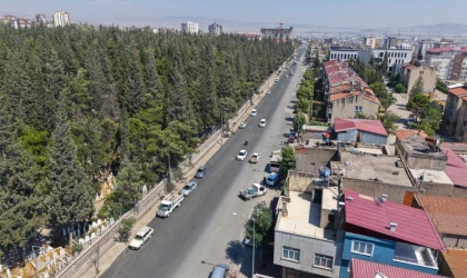 Büyükşehir, Şeyh Adil ve Girne Caddelerini Sıcak Asfaltla Yeniledi
