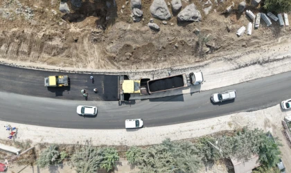 Büyükşehir, Andırın’da Yol Yatırımlarını Artırarak Sürdürüyor