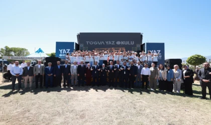 Celal Karatüre’nin sahne aldığı TÜGVA Yaz Okulları, kapanış programı ile sona erdi