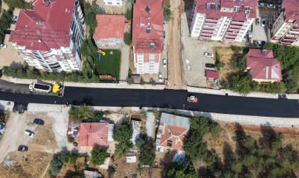 Afşin’de Atlas Caddesi’nin Asfaltı Büyükşehir’le Yenileniyor