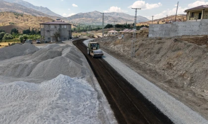Büyükşehir, Göksun Kırsalındaki 5 Kilometrelik Yolu Yeniliyor