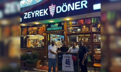 Kahramanmaraş’ın Sevilen İş İnsanı Özbağış’a, Edeler Grubu Lideri Erbilir’den anlamlı hediye
